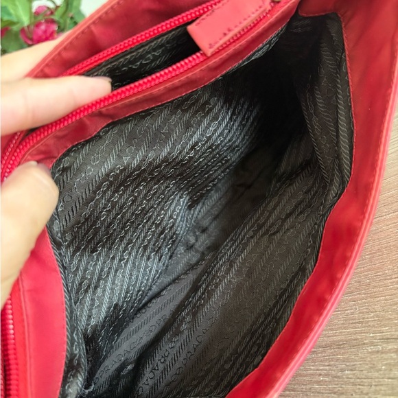Prada Nylon Tote FINAL PRICE - Picture 14 of 15